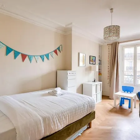 Apartment Superbe A 2 Min A Pied De La Station De Metro